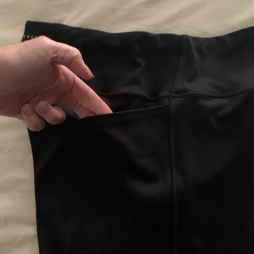 COPY - Victoria’s Sec. Inc. Essential Legging 7/8…